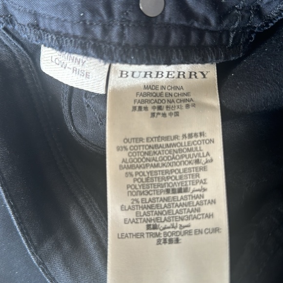 Authentic Black BURBERRY jeans for women. - Picture 6 of 7